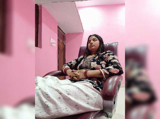 Tunnidelhi live cam on BongaCams