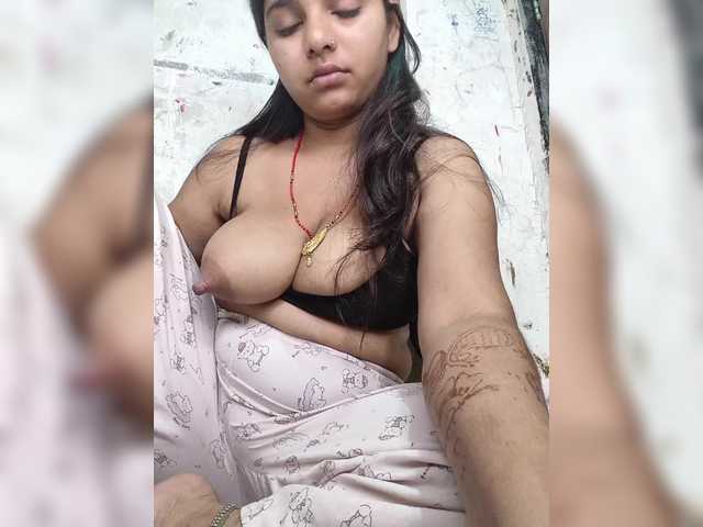 Tunnidelhi live cam on BongaCams
