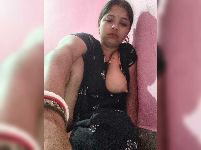 Tunnidelhi live cam on BongaCams