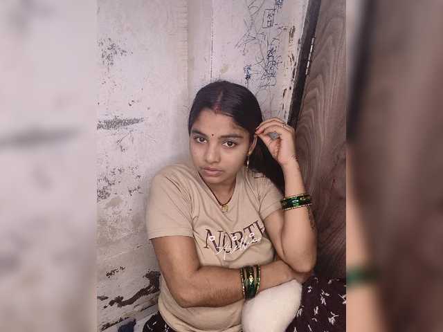 Tunnidelhi live webcam show