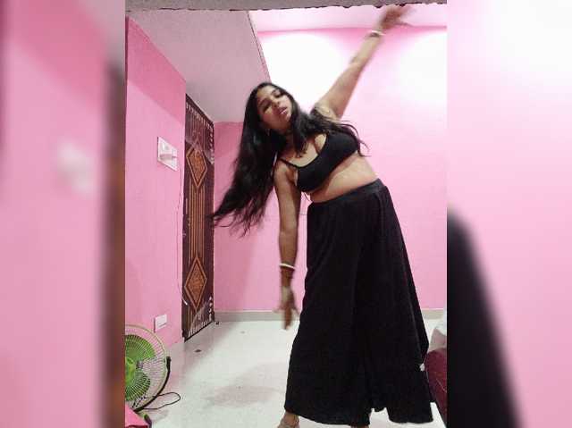 Tunnidelhi live cam on BongaCams