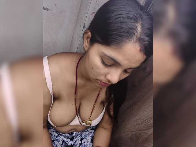 Tunnidelhi live cam on BongaCams