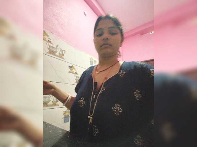 Tunnidelhi live cam on BongaCams