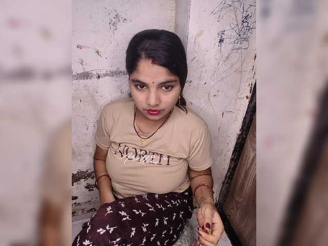 Tunnidelhi live cam on BongaCams