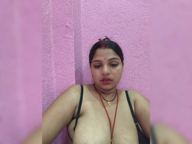 Tunnidelhi live cam on BongaCams