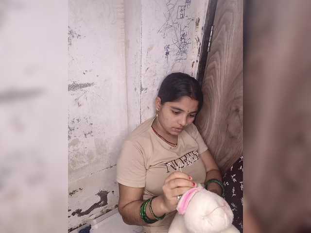 Tunnidelhi live webcam show