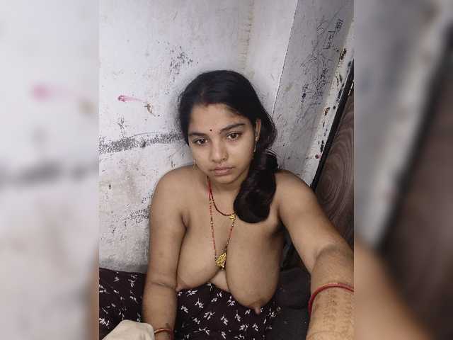 Tunnidelhi live cam on BongaCams