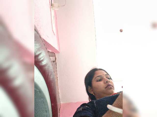 Tunnidelhi live cam on BongaCams