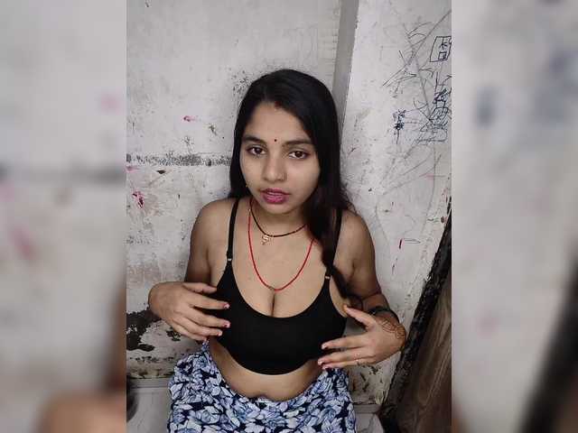 Tunnidelhi live webcam show