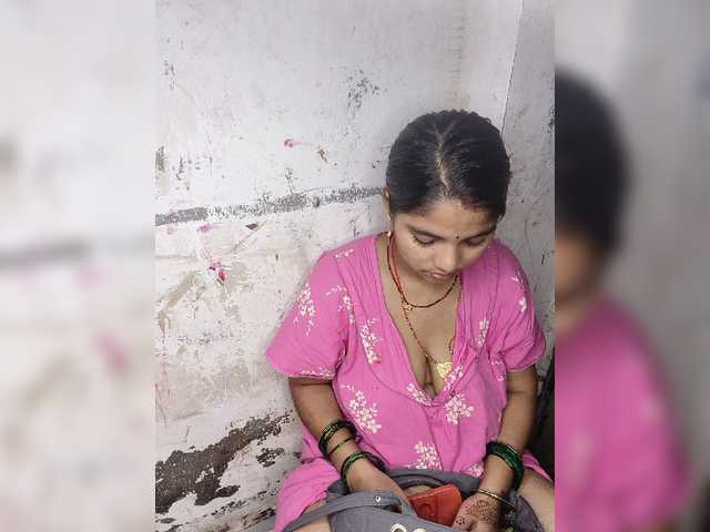 Tunnidelhi live webcam show
