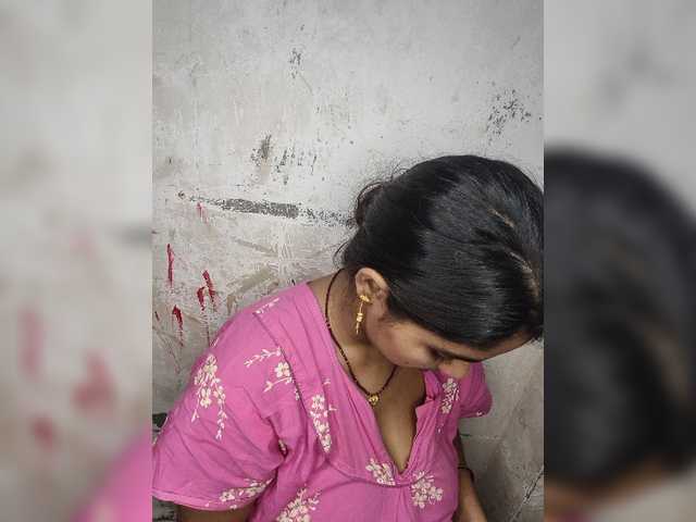 Tunnidelhi live cam on BongaCams