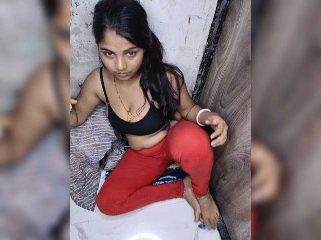 Tunnidelhi live cam on BongaCams