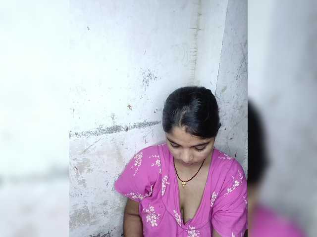 Tunnidelhi live cam on BongaCams