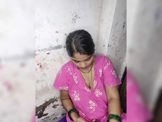 Tunnidelhi live webcam show