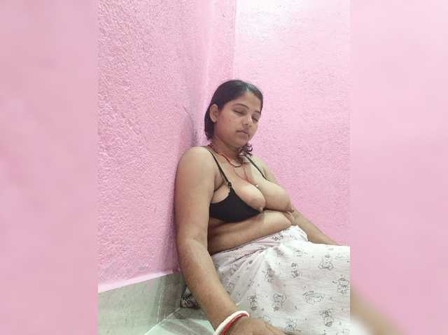 Tunnidelhi live cam on BongaCams