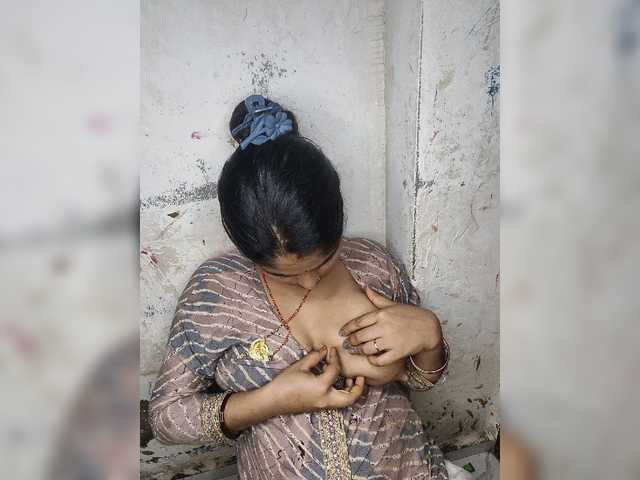 Tunnidelhi live cam on BongaCams