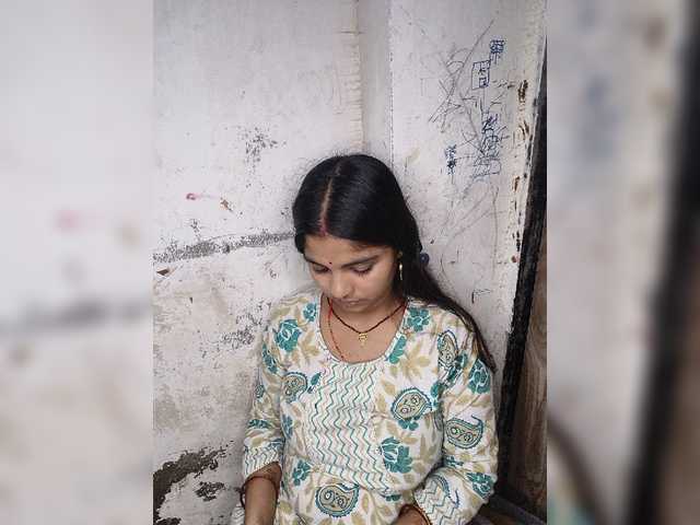 Tunnidelhi live cam on BongaCams