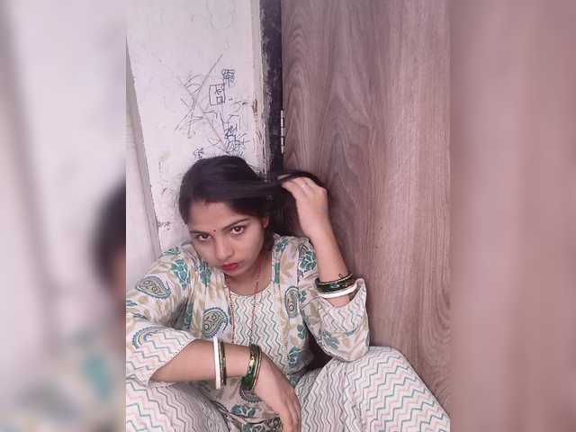 Tunnidelhi live cam on BongaCams