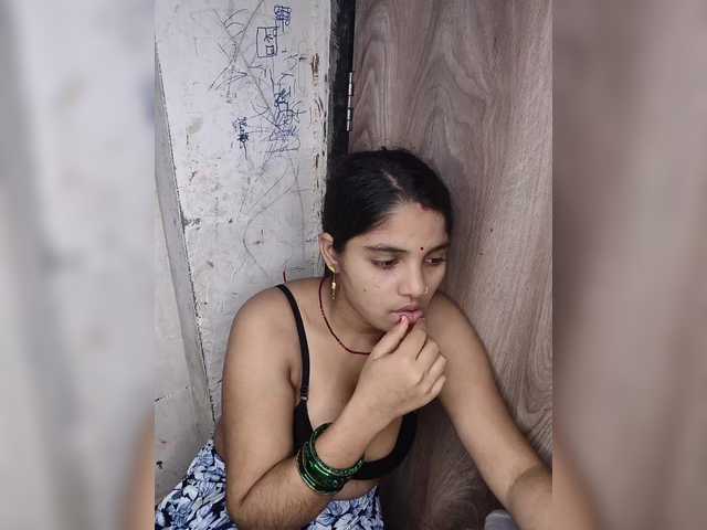 Tunnidelhi live webcam show
