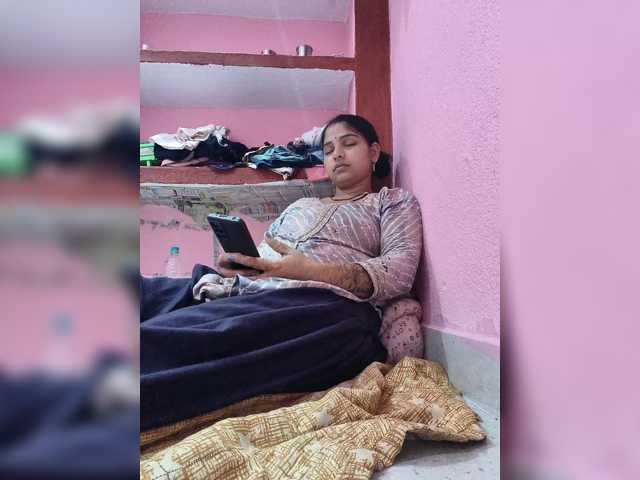 Tunnidelhi live cam on BongaCams