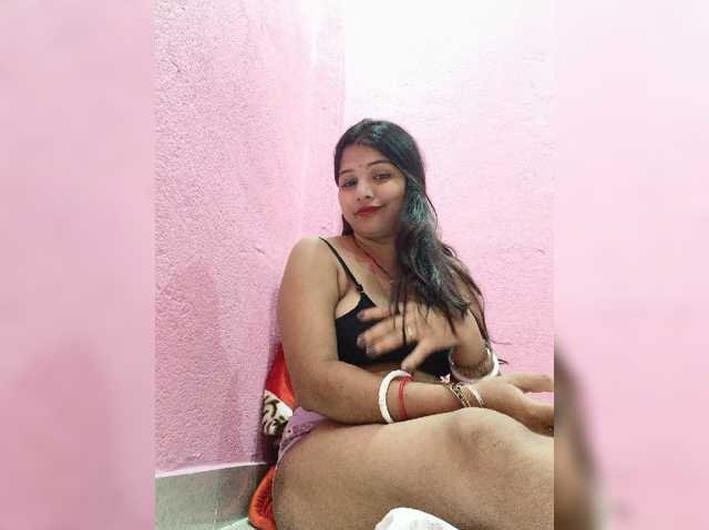Tunnidelhi live cam on BongaCams