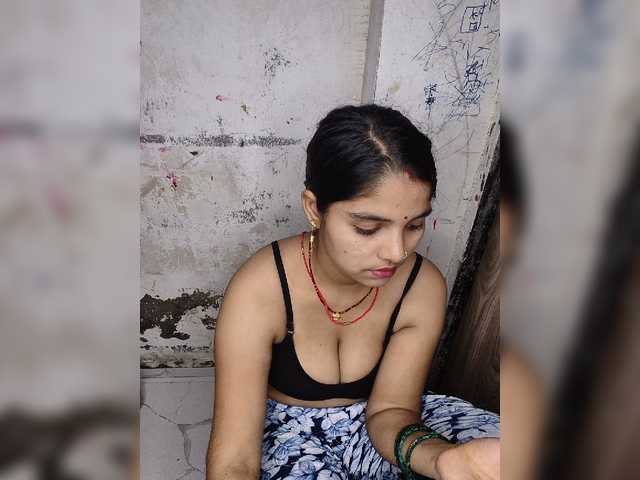 Tunnidelhi live webcam show