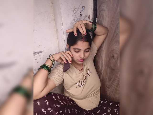 Tunnidelhi live webcam show