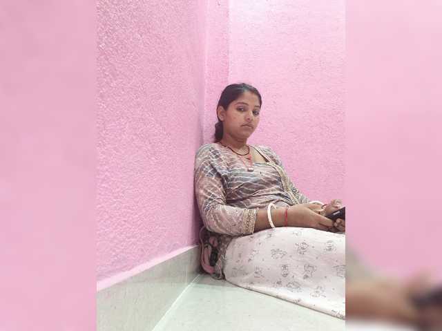 Tunnidelhi live cam on BongaCams