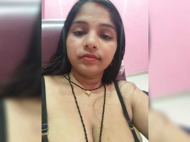 Tunnidelhi live cam on BongaCams