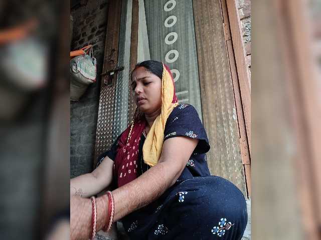 Tunnidelhi live cam on BongaCams