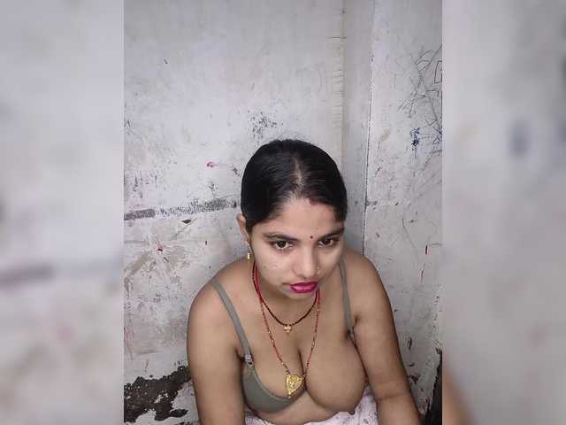 Tunnidelhi live webcam show