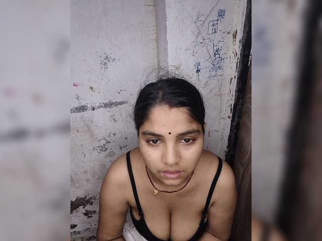 Tunnidelhi live cam on BongaCams