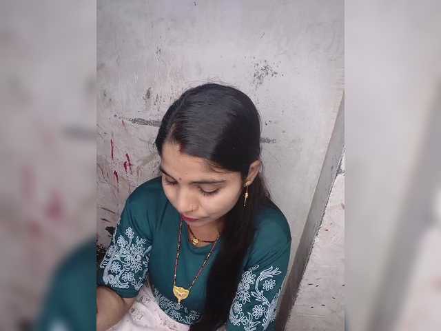 Tunnidelhi live cam on BongaCams