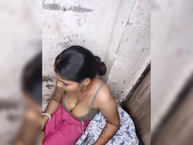 Tunnidelhi live cam on BongaCams