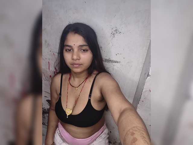 Tunnidelhi live cam on BongaCams