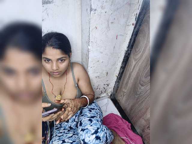 Tunnidelhi live cam on BongaCams