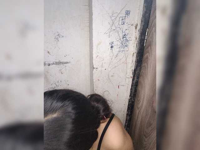 Tunnidelhi live cam on BongaCams