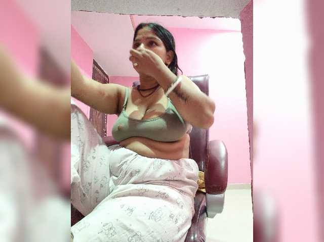 Tunnidelhi, en vivo ahora en BongaCams