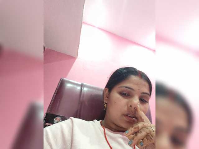 Tunnidelhi live cam on BongaCams
