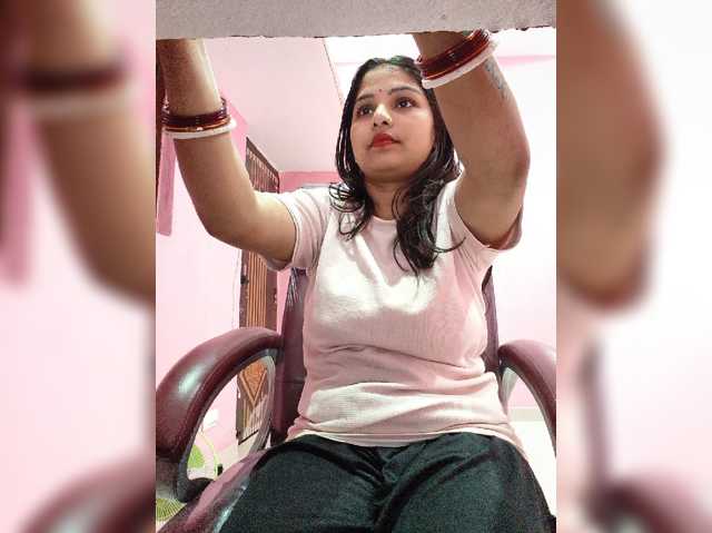 Tunnidelhi live cam on BongaCams