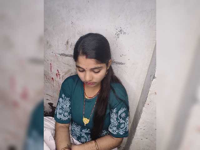 Tunnidelhi live cam on BongaCams