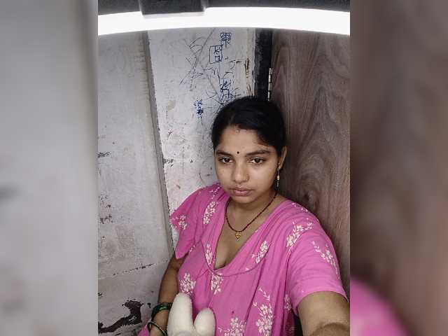 Tunnidelhi live cam on BongaCams