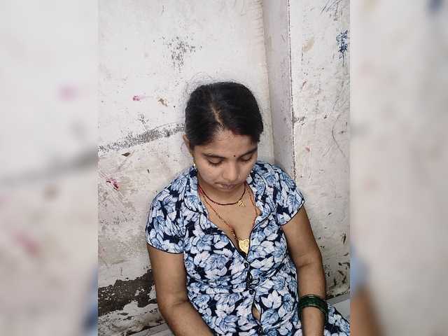 Tunnidelhi live webcam show
