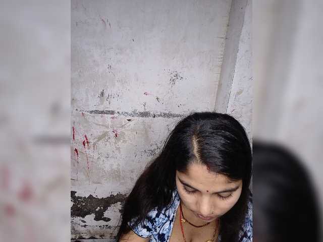 Tunnidelhi live webcam show