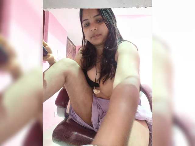 Tunnidelhi, en directo ahora en BongaCams