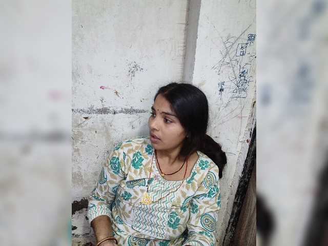 Tunnidelhi live cam on BongaCams