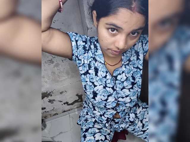 Tunnidelhi live cam on BongaCams