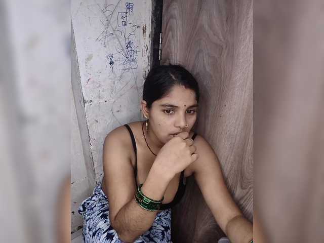 Tunnidelhi live webcam show