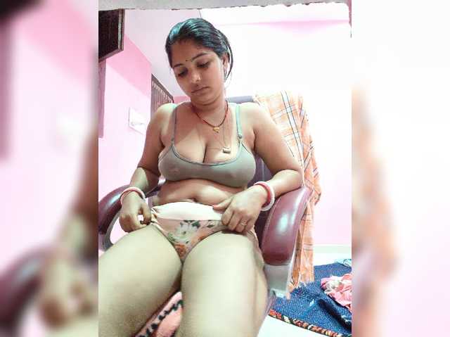 Tunnidelhi live cam on BongaCams
