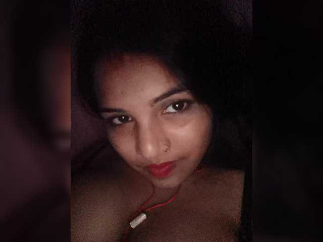Tunnidelhi live cam on BongaCams